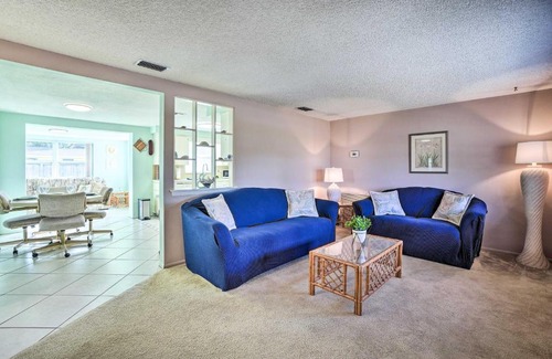 Forest Hills House | Cozy Holiday Home with Yard about 5 Mi to Beach!