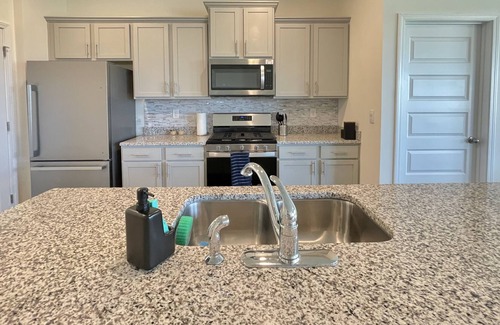 Farmington House | Cozy home 15 miles from Athens!