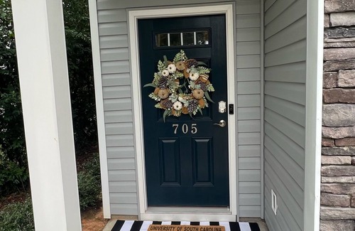 Columbia House | Cozy home blocks from the river front & downtown West Columbia!