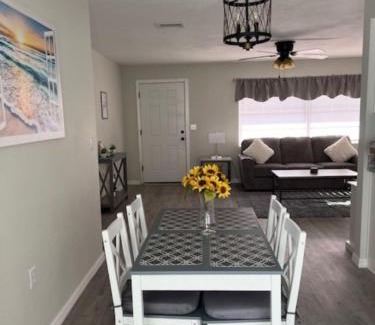 Pine Ridge House | Cozy Home In Beverly Hills near Crystal River