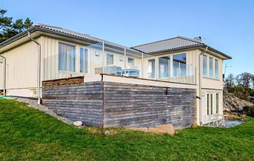 Fjallbacka House | Cozy Home In Fjällbacka With Kitchen