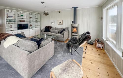 Fjallbacka House | Cozy Home In Fjällbacka With Kitchen