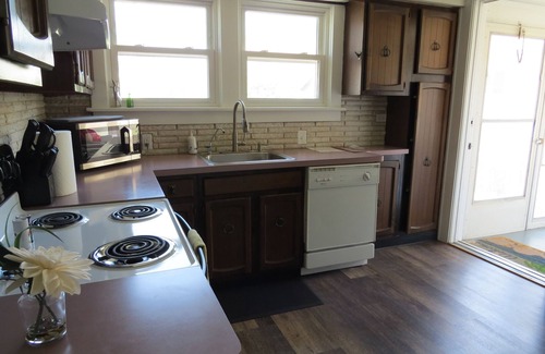 Vermilion House | Cozy Home in Harbortown Districtnminutes from local shopping and restaurants