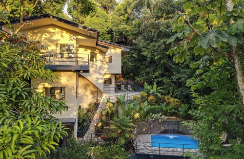 Manuel Antonio House | Cozy home in Manuel Antonio -Wildlife, Pool & 5 min drive to beach/shops