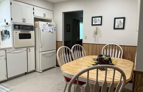 Karlstad House | Cozy Home in on Main Street