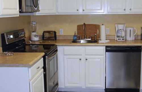 Beaufort House | Cozy Home in prestigious downtown Beaufort neighborhood! Large Fenced Yard!