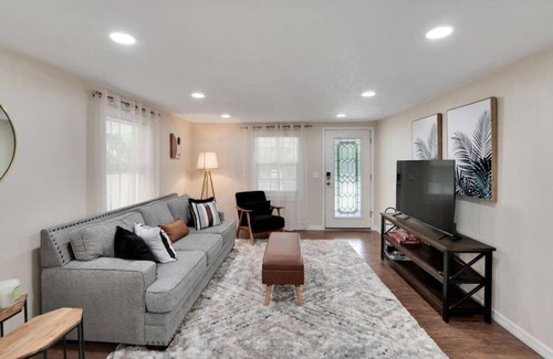 Sulphur Springs House | Cozy Home In Prime Location Near Busch Gardens