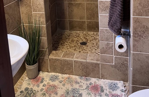 Little Switzerland House | Cozy home just off the Blue Ridge Parkway in Little Switzerland