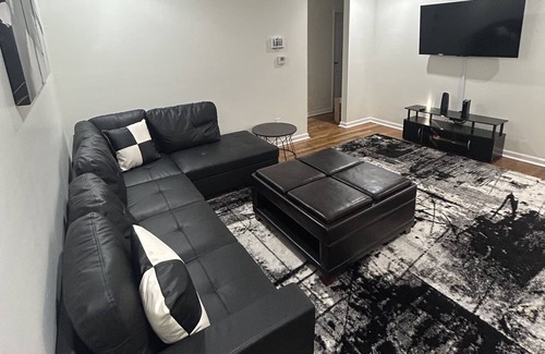 Columbus House | Cozy home near Downtown Columbus