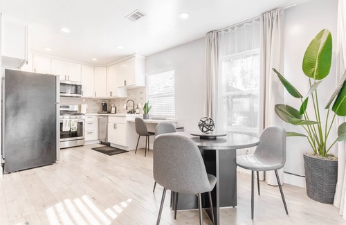 Southeastern Sacramento House | Cozy Home W loft near UCDavis Med Center/Downtown Sacramento Free parking