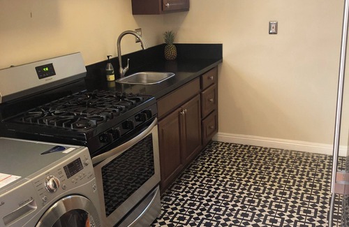 Mid-Wilshire House | Cozy home with AC in charming Los Angeles