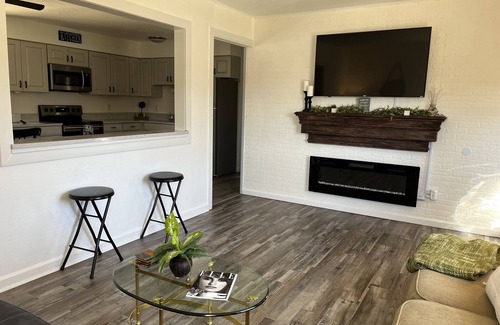 Gray Summit House | Cozy home with great outdoor space to relax, bbq or play with your fur baby.