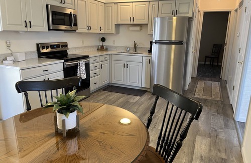 Gray Summit House | Cozy home with great outdoor space to relax, bbq or play with your fur baby.