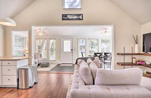 North Charleston House | Cozy Home with Yard about 9 Mi to Dtwn Charleston!