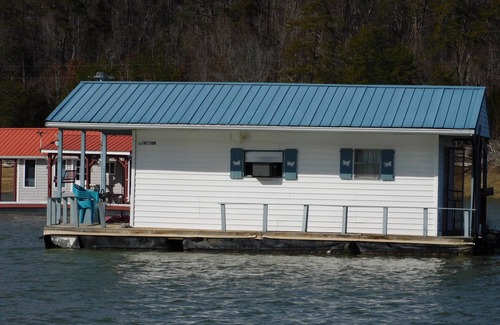 New Tazewell Boat Rental | Cozy house boat in enchanting New Tazewell on Norris Lake with AC, WiFi