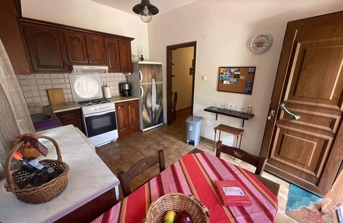 Kamari House | Cozy house by Kalydna Mirties