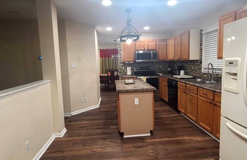 Cary House | Cozy house in enjoyable Cary