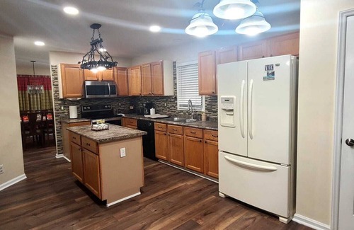 Cary House | Cozy house in enjoyable Cary