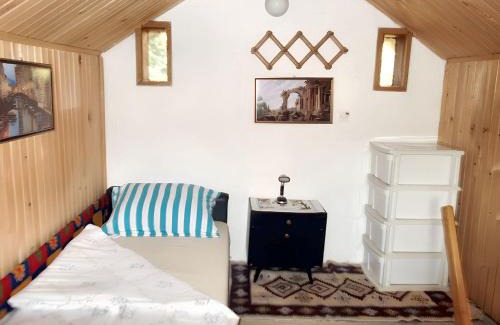 Busovaca House | Cozy House in Jazvine with Garden