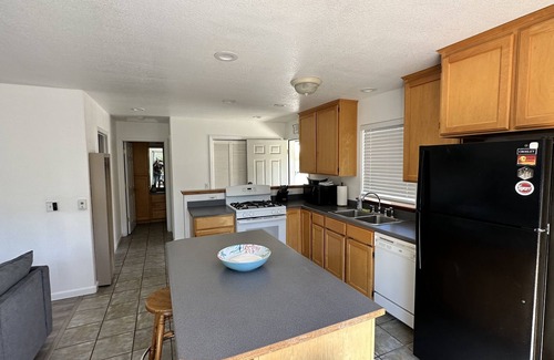 Shelter Cove House | Cozy House in Shelter Cove