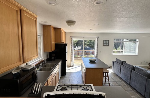 Shelter Cove House | Cozy House in Shelter Cove