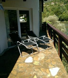 Konjic House | Cozy house next to river Neretva in nature