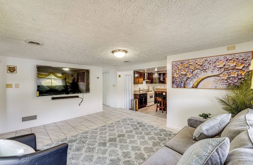 Stow House | Cozy House on Meadowbrook Lake: Serene, Scenic!