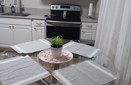 Milton Apartment | COZY HOUSE! with Covered Parking