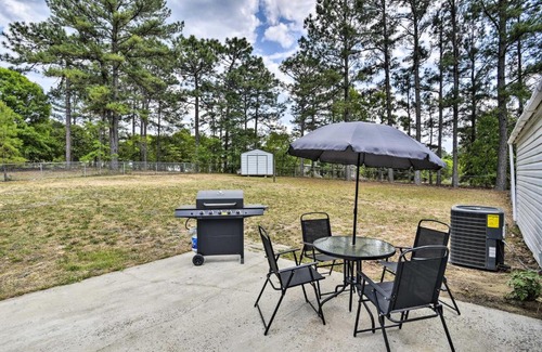 Olivia House | Cozy House with Huge Yard about 16 Mi to Fort Bragg