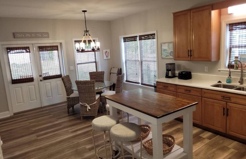 Lillian House | Cozy in Secluded Lillian, AL - Bama Baysider HomenFREE Boat Storage