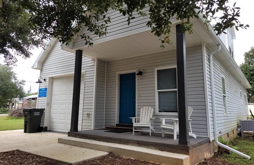 Lillian House | Cozy in Secluded Lillian, AL - Bama Baysider HomenFREE Boat Storage