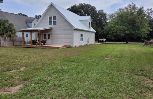 Lillian House | Cozy in Secluded Lillian, AL - Bama Baysider HomenFREE Boat Storage