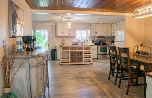 Cullman House | Cozy in the Cove: Smith Lake Cullman County: Private Dock! Year Round Water