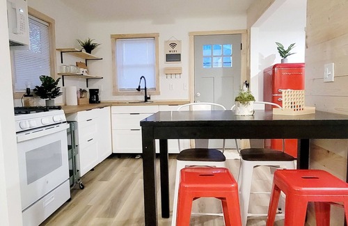 Des Moines House | Cozy Iowa Fairgrounds Bungalow. Vintage Camper. Game Shed. Large Fenced Yard!