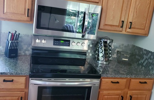 Berrien Springs House | Cozy Lake Chapin Guest House, Two Bedroom, One Bath Quiet Peaceful Setting