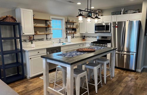 Angola House | Cozy lake-front home on beautiful Lake Gage