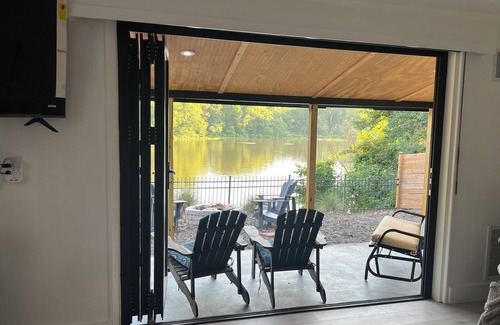 Albemarle House | Cozy lake front house with dock on Lake Tillery