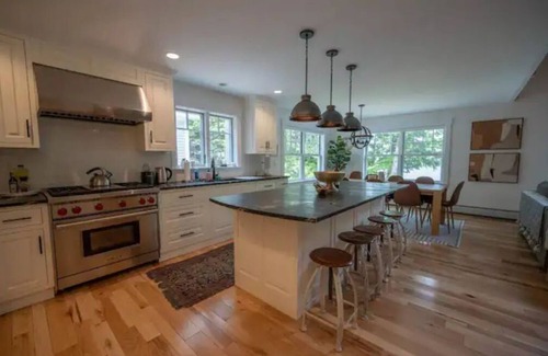 New London House | Cozy lakefront property on Sunapee Lake!