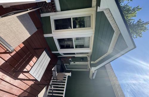 Leavenworth House | Cozy large room in quiet neighborhood