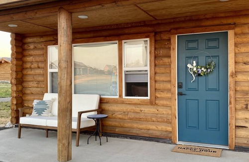 Red Lodge Cabin | Cozy Lazy Dog Cabin