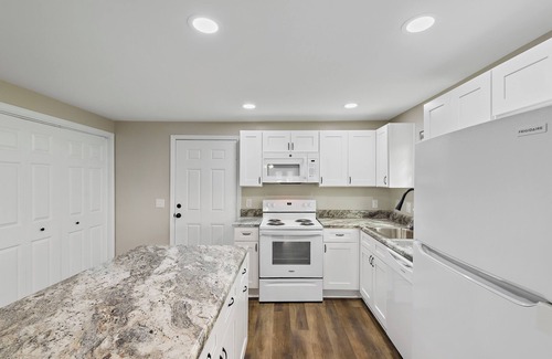 Enterprise House | Cozy Little House in Level Plains