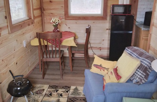 Wilburn Cabin | Cozy little red cabin in hebersprings ar.