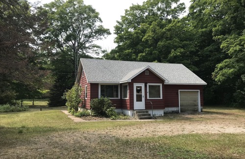 Gould City Cabin | Cozy Little Red Lodge in Michigan’s Upper Peninsula