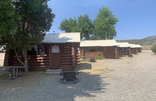Helena Cabin | Cozy Log Cabin #1 on Beautiful Canyon Ferry Lake