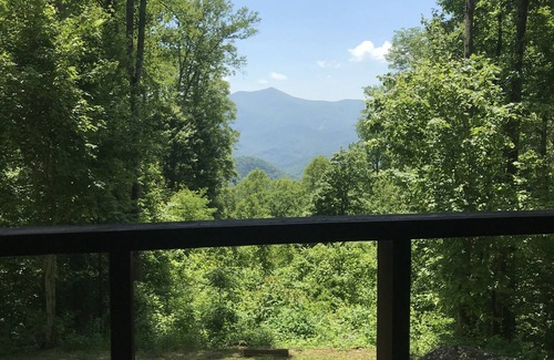 Sylva Cabin | Cozy Log Cabin! 3600' Elevation! Spectacular mountain view!