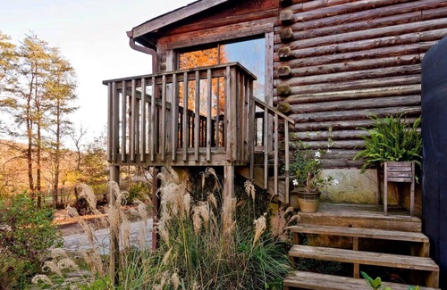 Lookout Mountain Cabin | Cozy Log Cabin (Apt.) on Lookout Mountain