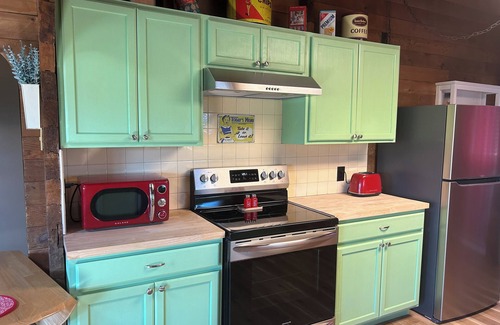 Diamond Valley Cabin | Cozy log cabin with stunning views, only 10 minutes from downtown Prescott.