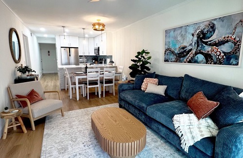 Garden City Condo | Cozy Luxe Beach Condo: Fully Renovated + Pool + Steps to Beach + Prime Location