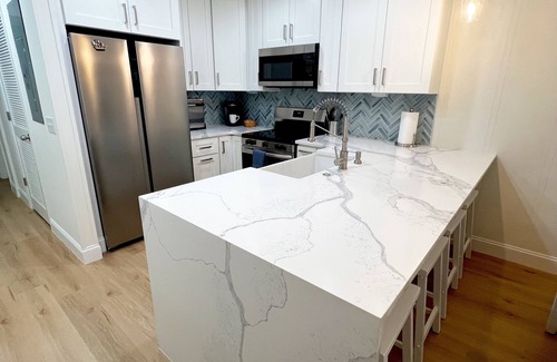 Garden City Condo | Cozy Luxe Beach Condo: Fully Renovated + Pool + Steps to Beach + Prime Location