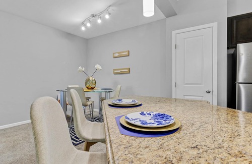 Ocoee Condo | COZY & LUXURY Apt with LAKE VIEW, cable and fast WiFi near all Attractions!